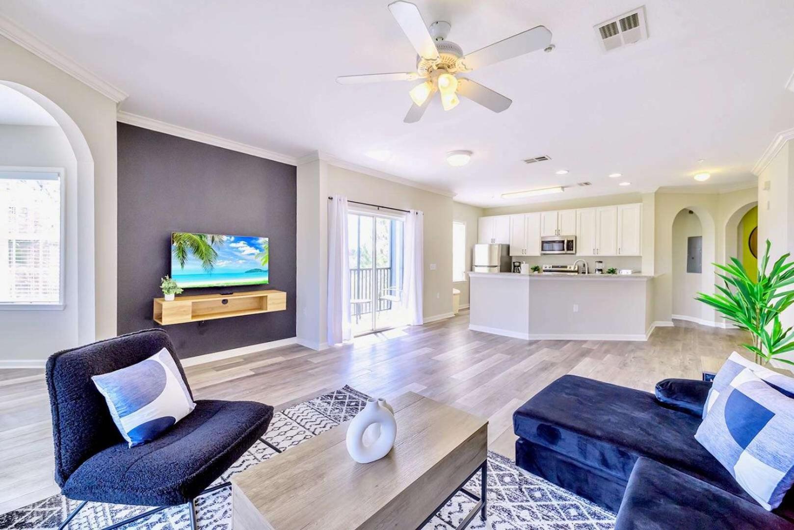 Cozy 2Br Condo - Private Balcony - Near Disney Орландо Экстерьер фото
